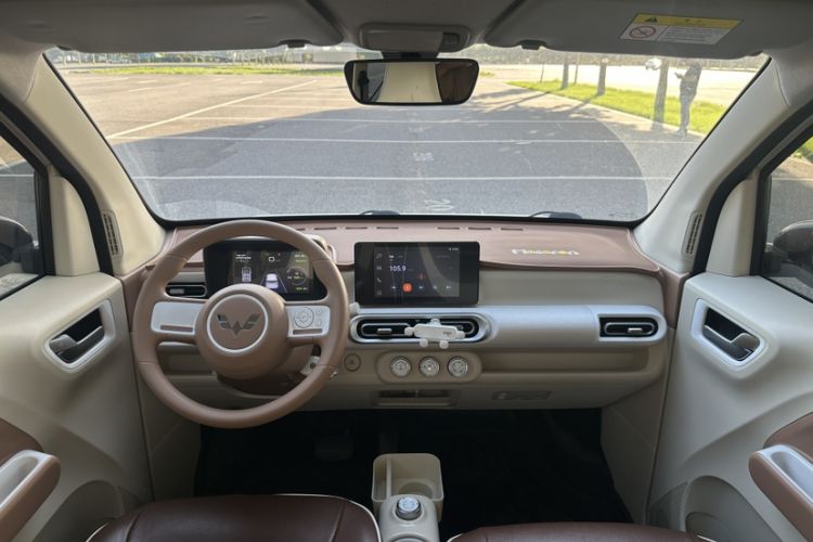 Used Wuling Hongguang MINIEV 2024 3rd Generation 215km Advanced Version Interior 3