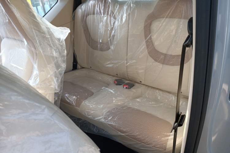Used Wuling Hongguang MINIEV 2024 3rd Generation 215km Youth Edition Interior 4