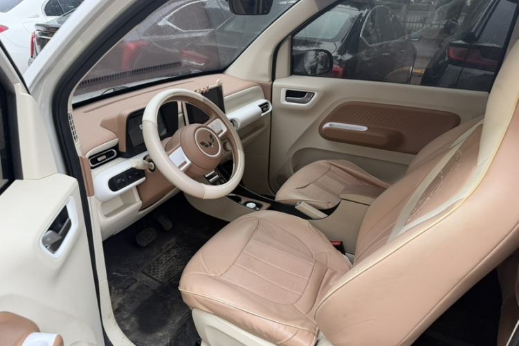 Used Wuling Hongguang MINIEV 2024 3rd Generation 215km Advanced Version Interior 4