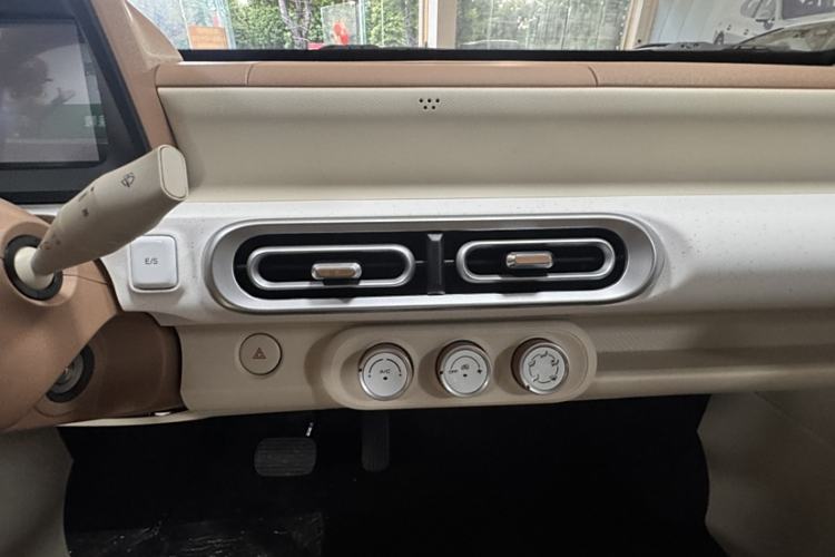 Used Wuling Hongguang MINIEV 2024 3rd Generation 215km Youth Edition Interior 8