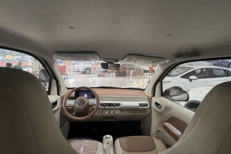 Used Wuling Hongguang MINIEV 2024 3rd Generation 215km Youth Edition Interior 9