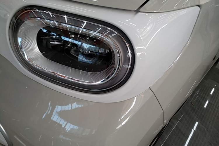 Used Wuling Hongguang MINIEV 2024 3rd Generation 215km Youth Edition Left Front Headlight