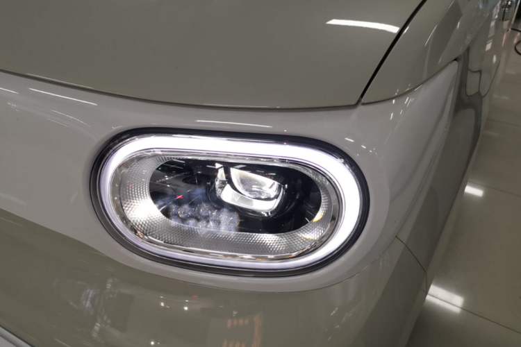 Used Wuling Hongguang MINIEV 2024 3rd Generation 215km Youth Edition Left Front Headlight