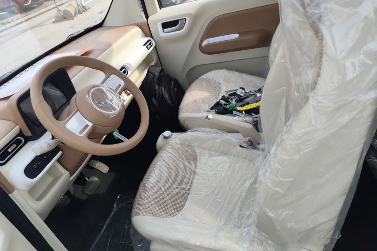 Used Wuling Hongguang MINIEV 2024 3rd Generation 215km Youth Edition Left Front Seat