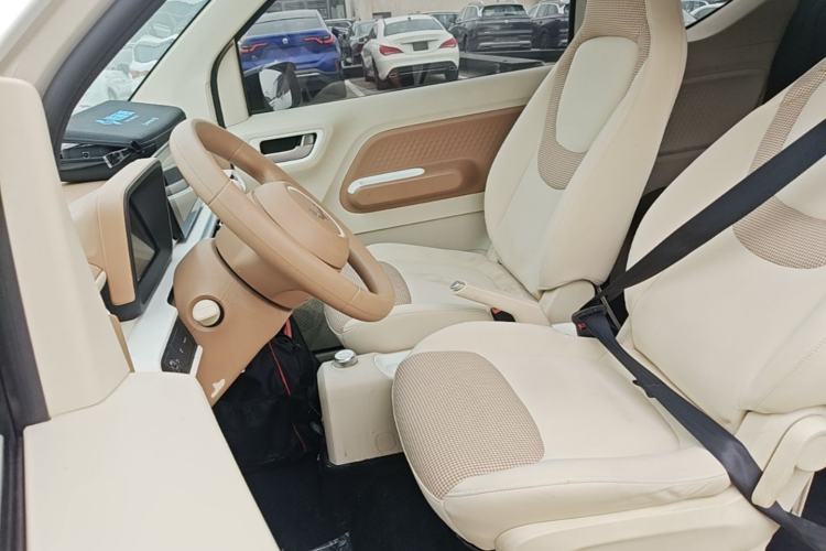 Used Wuling Hongguang MINIEV 2024 3rd Generation 215km Advanced Version Left Front Seat
