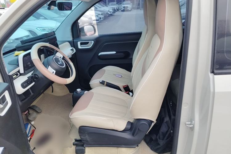 Used Wuling Hongguang MINIEV 2024 3rd Generation 215km Youth Edition Left Front Seat
