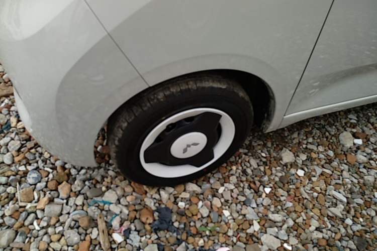 Used Wuling Hongguang MINIEV 2024 3rd Generation 215km Youth Edition Left Front Wheel Hub