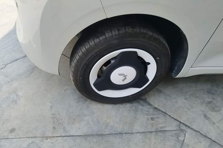 Used Wuling Hongguang MINIEV 2024 3rd Generation 215km Youth Edition Left Front Wheel Hub