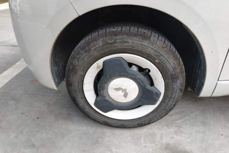 Used Wuling Hongguang MINIEV 2024 3rd Generation 215km Youth Edition Left Front Wheel Hub