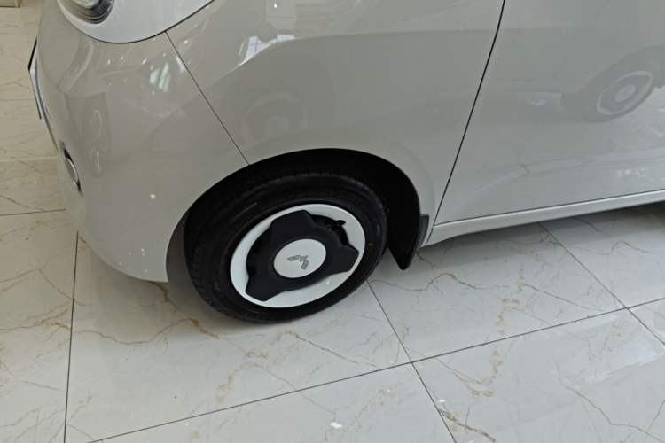 Used Wuling Hongguang MINIEV 2024 3rd Generation 215km Youth Edition Left Front Wheel Hub