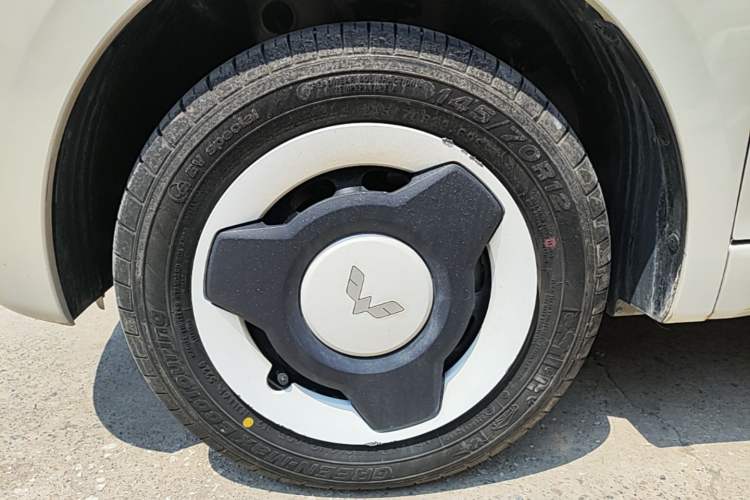 Used Wuling Hongguang MINIEV 2024 3rd Generation 215km Youth Edition Left Front Wheel Hub