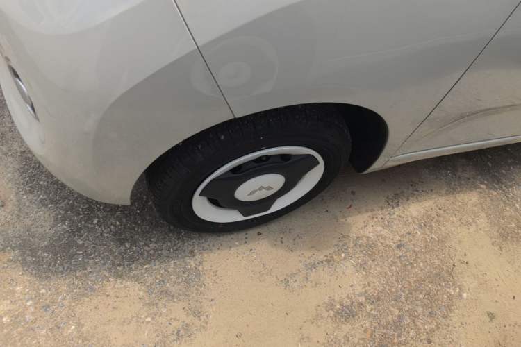 Used Wuling Hongguang MINIEV 2024 3rd Generation 215km Youth Edition Left Front Wheel Hub