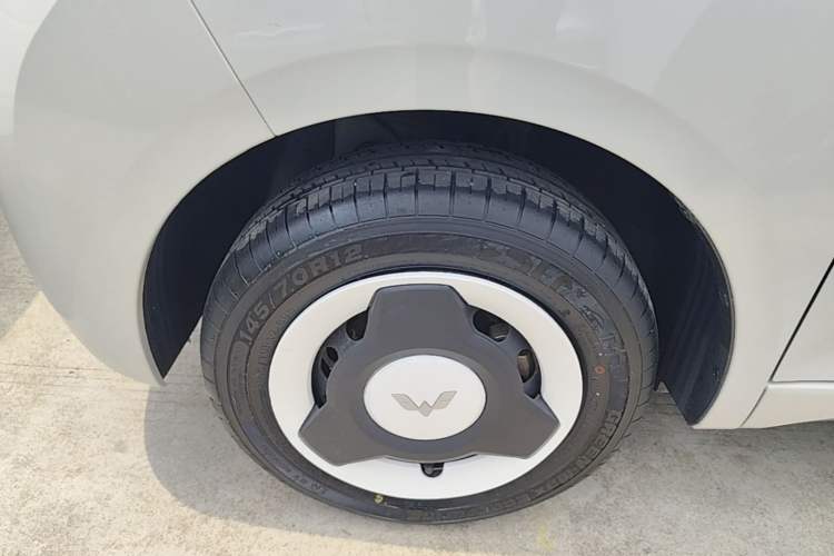 Used Wuling Hongguang MINIEV 2024 3rd Generation 215km Youth Edition Left Front Wheel Hub