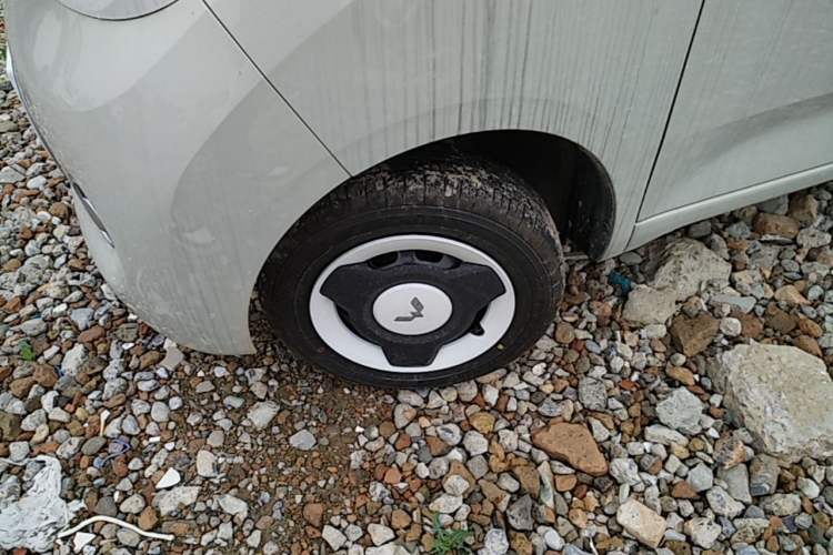 Used Wuling Hongguang MINIEV 2024 3rd Generation 215km Youth Edition Left Front Wheel Hub