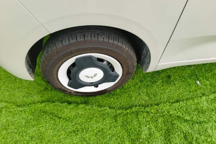 Used Wuling Hongguang MINIEV 2024 3rd Generation 215km Youth Edition Left Front Wheel Hub