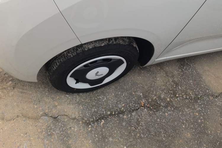 Used Wuling Hongguang MINIEV 2024 3rd Generation 215km Youth Edition Left Front Wheel Hub