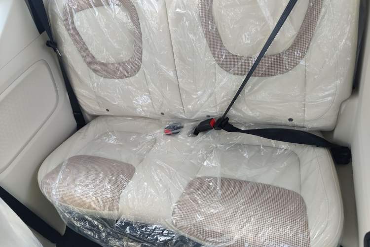 Used Wuling Hongguang MINIEV 2024 3rd Generation 215km Youth Edition Left Rear Seat