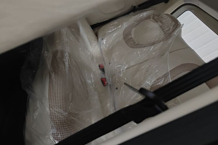 Used Wuling Hongguang MINIEV 2024 3rd Generation 215km Youth Edition Left Rear Seat