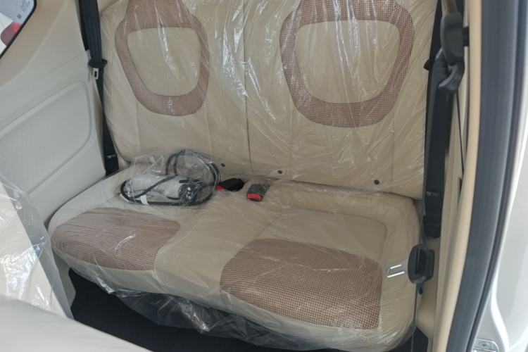 Used Wuling Hongguang MINIEV 2024 3rd Generation 215km Youth Edition Left Rear Seat