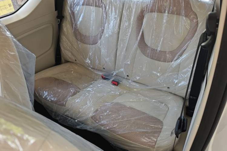 Used Wuling Hongguang MINIEV 2024 3rd Generation 215km Youth Edition Left Rear Seat