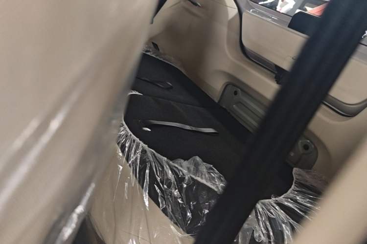 Used Wuling Hongguang MINIEV 2024 3rd Generation 215km Youth Edition Left Rear Seat