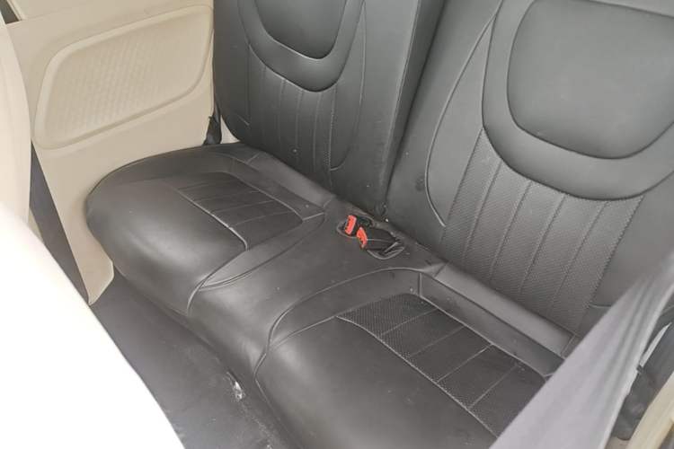Used Wuling Hongguang MINIEV 2024 3rd Generation 215km Advanced Version Left Rear Seat