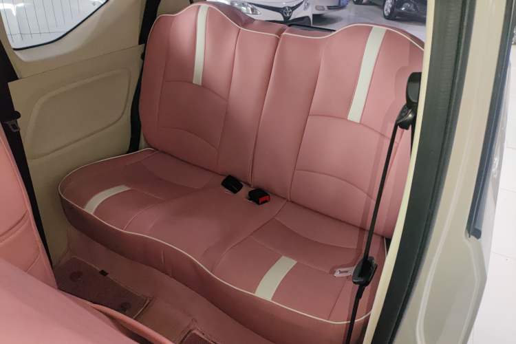 Used Wuling Hongguang MINIEV 2024 3rd Generation 215km Advanced Version Left Rear Seat