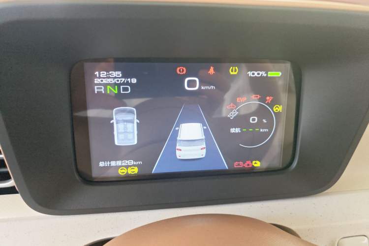 Used Wuling Hongguang MINIEV 2024 3rd Generation 215km Youth Edition Odometer Close Up