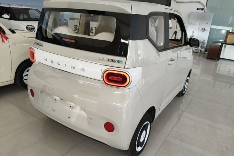 Used Wuling Hongguang MINIEV 2024 3rd Generation 215km Youth Edition Rear Right 45 Deg