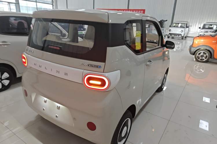 Used Wuling Hongguang MINIEV 2024 3rd Generation 215km Youth Edition Rear Right 45 Deg