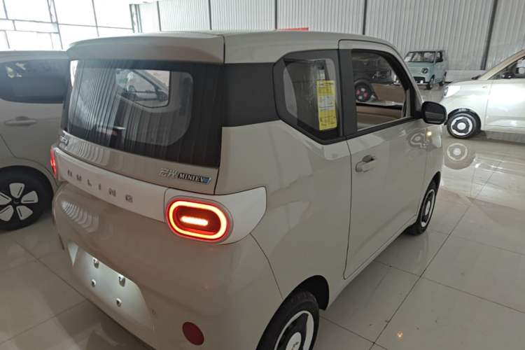Used Wuling Hongguang MINIEV 2024 3rd Generation 215km Youth Edition Rear Right 45 Deg