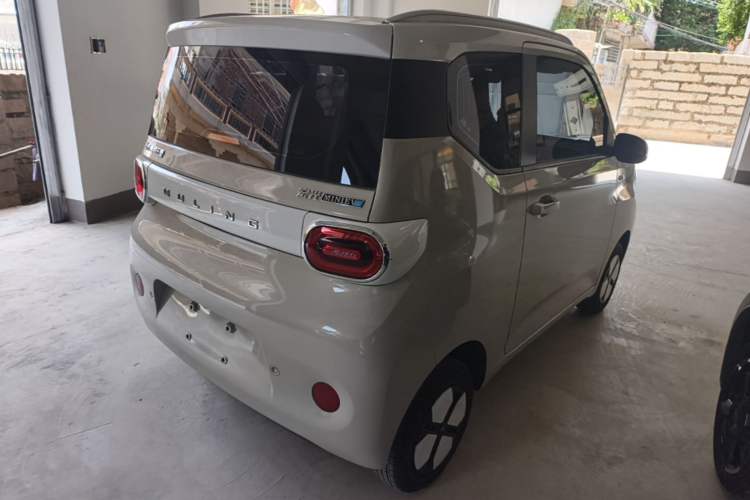 Used Wuling Hongguang MINIEV 2024 3rd Generation 215km Advanced Version Rear Right 45 Deg