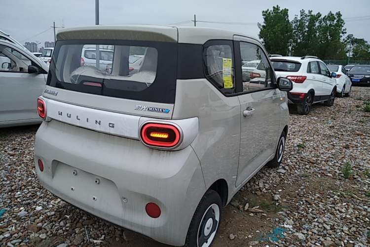 Used Wuling Hongguang MINIEV 2024 3rd Generation 215km Youth Edition Rear Right 45 Deg