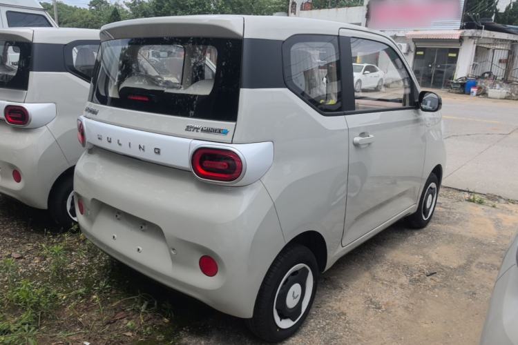 Used Wuling Hongguang MINIEV 2024 3rd Generation 215km Youth Edition Rear Right 45 Deg