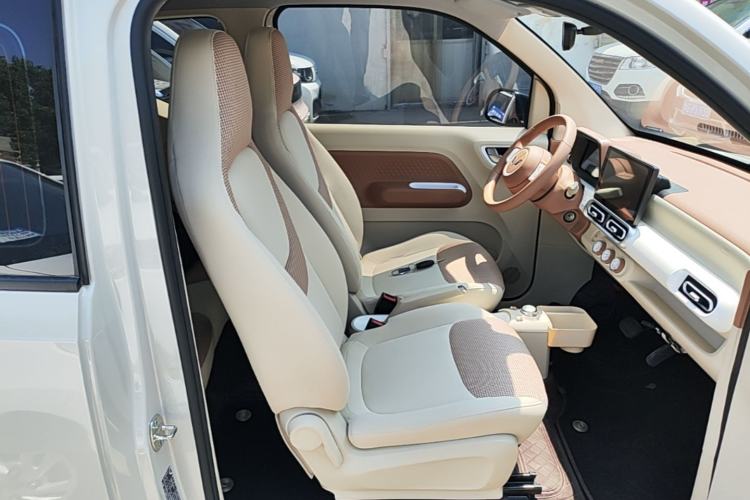Used Wuling Hongguang MINIEV 2024 3rd Generation 215km Youth Edition Right Front Seat