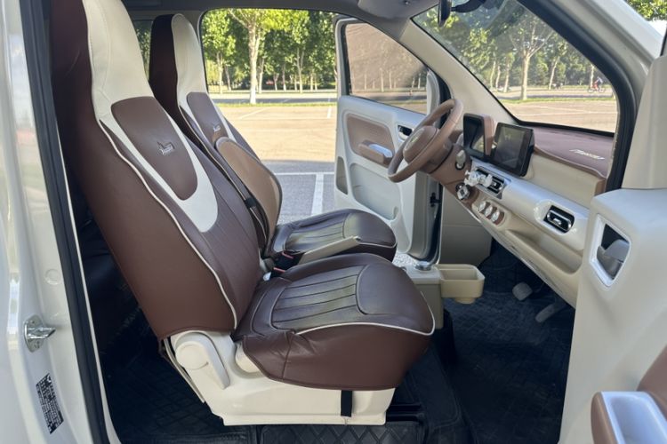 Used Wuling Hongguang MINIEV 2024 3rd Generation 215km Advanced Version Right Front Seat