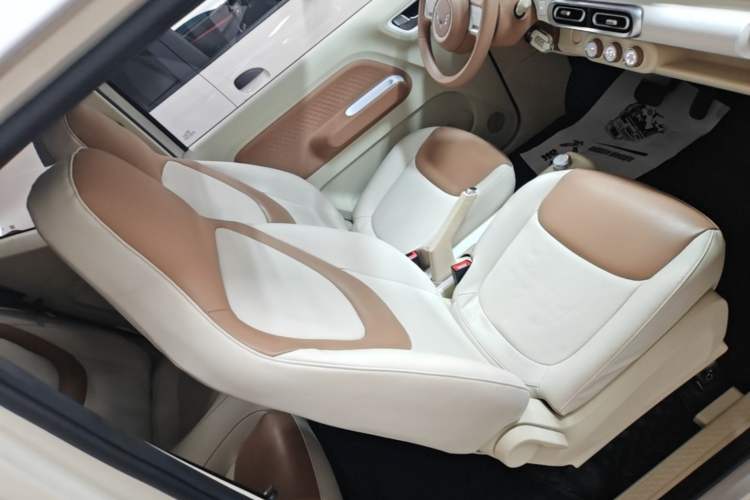 Used Wuling Hongguang MINIEV 2024 3rd Generation 215km Advanced Version Right Front Seat