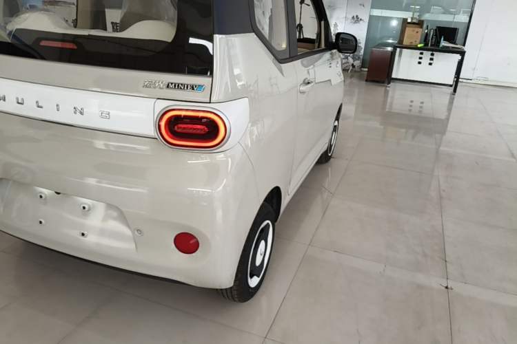 Used Wuling Hongguang MINIEV 2024 3rd Generation 215km Youth Edition Right Rear Taillight