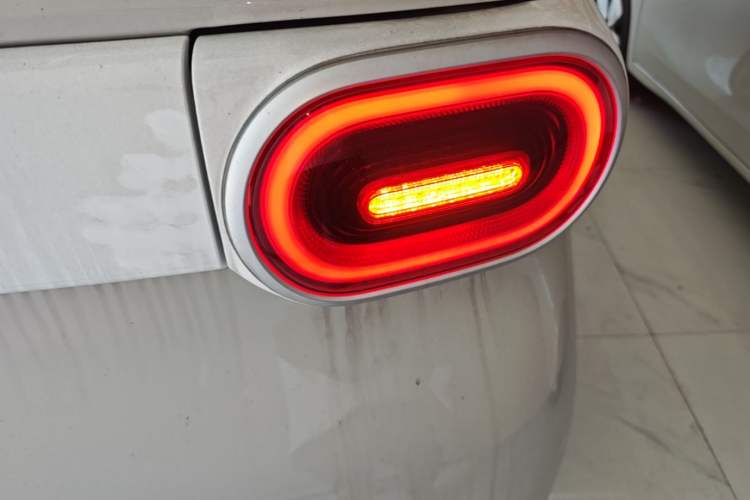 Used Wuling Hongguang MINIEV 2024 3rd Generation 215km Youth Edition Right Rear Taillight
