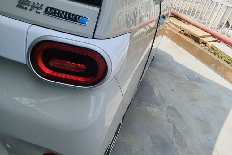 Used Wuling Hongguang MINIEV 2024 3rd Generation 215km Youth Edition Right Rear Taillight