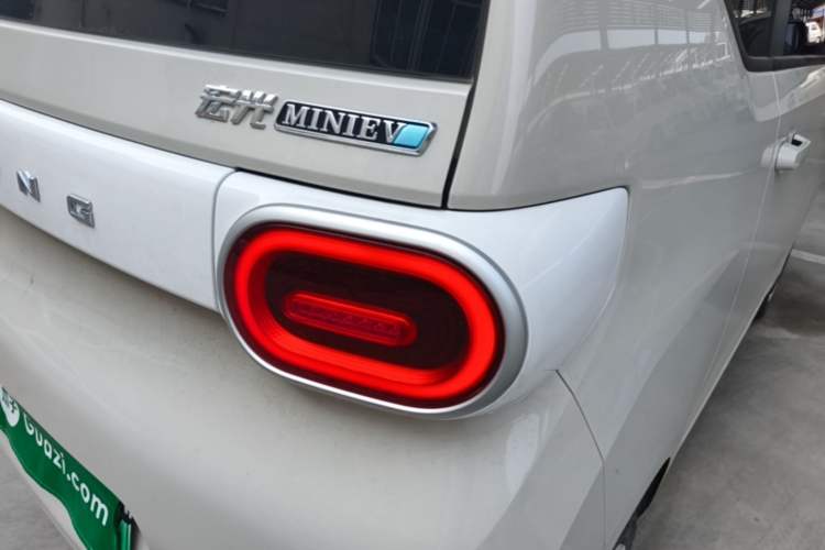 Used Wuling Hongguang MINIEV 2024 3rd Generation 215km Youth Edition Right Rear Taillight