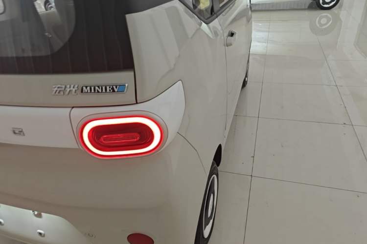 Used Wuling Hongguang MINIEV 2024 3rd Generation 215km Youth Edition Right Rear Taillight