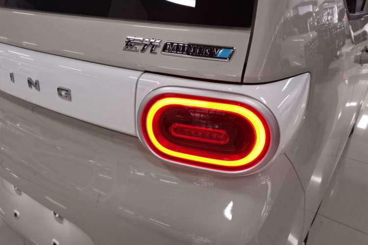 Used Wuling Hongguang MINIEV 2024 3rd Generation 215km Youth Edition Right Rear Taillight