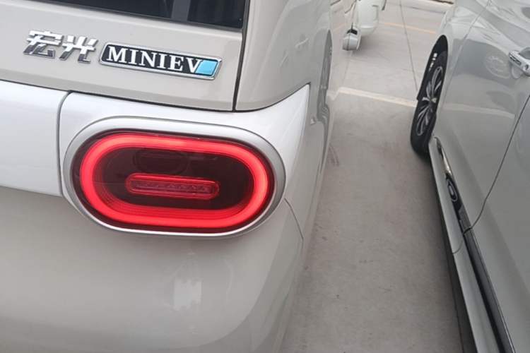 Used Wuling Hongguang MINIEV 2024 3rd Generation 215km Youth Edition Right Rear Taillight