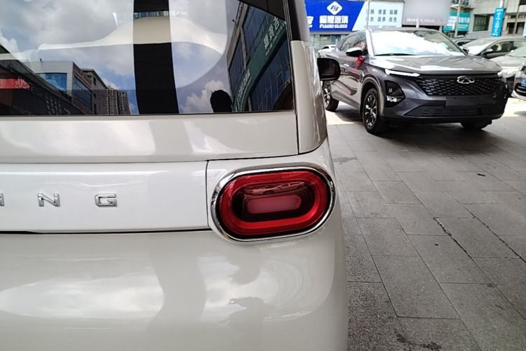 Used Wuling Hongguang MINIEV 2024 3rd Generation 215km Advanced Version Right Rear Taillight