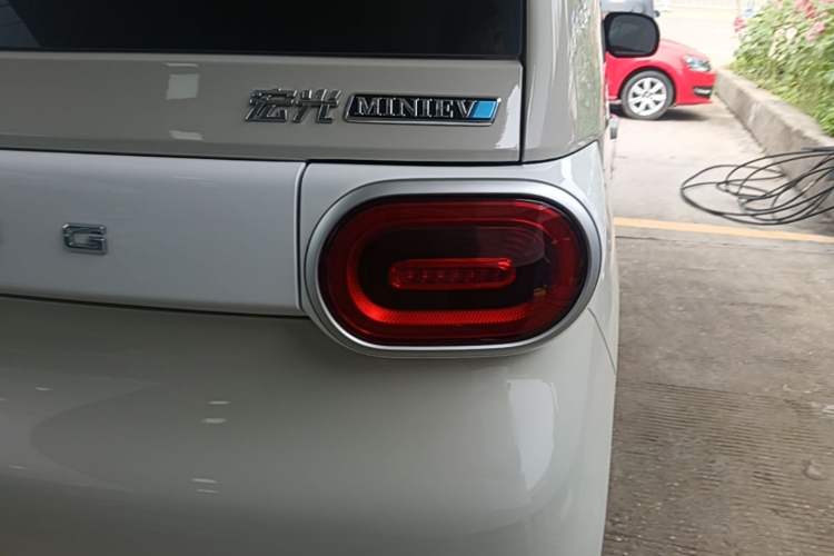 Used Wuling Hongguang MINIEV 2024 3rd Generation 215km Youth Edition Right Rear Taillight