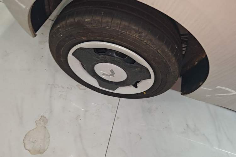 Used Wuling Hongguang MINIEV 2024 3rd Generation 215km Youth Edition Right Rear Wheel Hub
