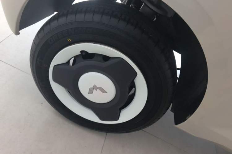 Used Wuling Hongguang MINIEV 2024 3rd Generation 215km Youth Edition Right Rear Wheel Hub
