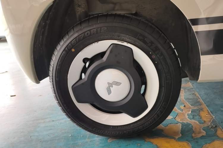 Used Wuling Hongguang MINIEV 2024 3rd Generation 215km Youth Edition Right Rear Wheel Hub