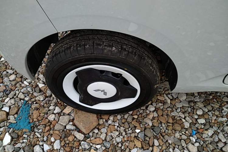 Used Wuling Hongguang MINIEV 2024 3rd Generation 215km Youth Edition Right Rear Wheel Hub